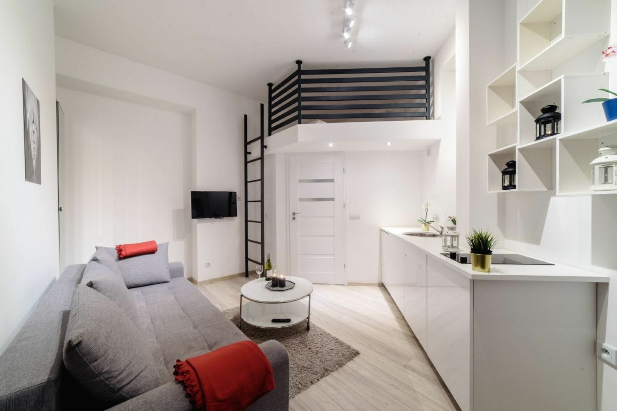 2 Nights Apartments - Great Location, Right Next To Main Rail And Bus Station, 10 Min To Main Square By Foot Aparthotel Krakow