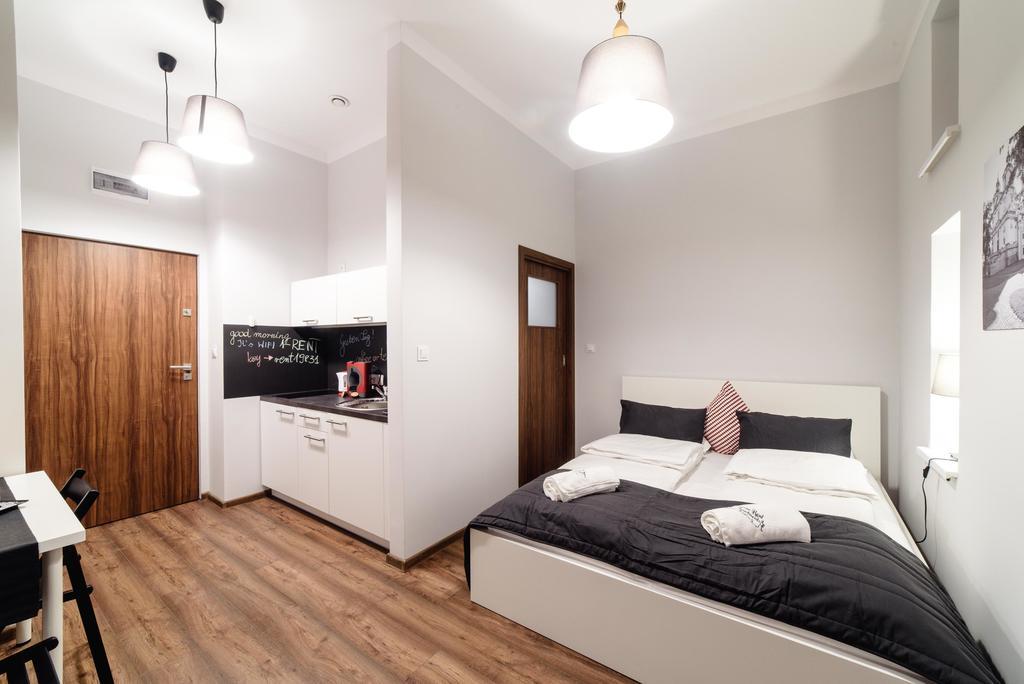2 Nights Apartments - Great Location, Right Next To Main Rail And Bus Station, 10 Min To Main Square By Foot 3*