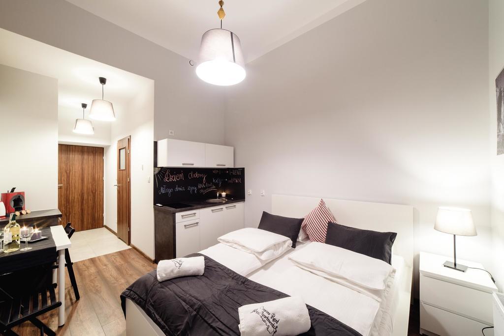 2 Nights Apartments - Great Location, Right Next To Main Rail And Bus Station, 10 Min To Main Square By Foot 3* Krakow