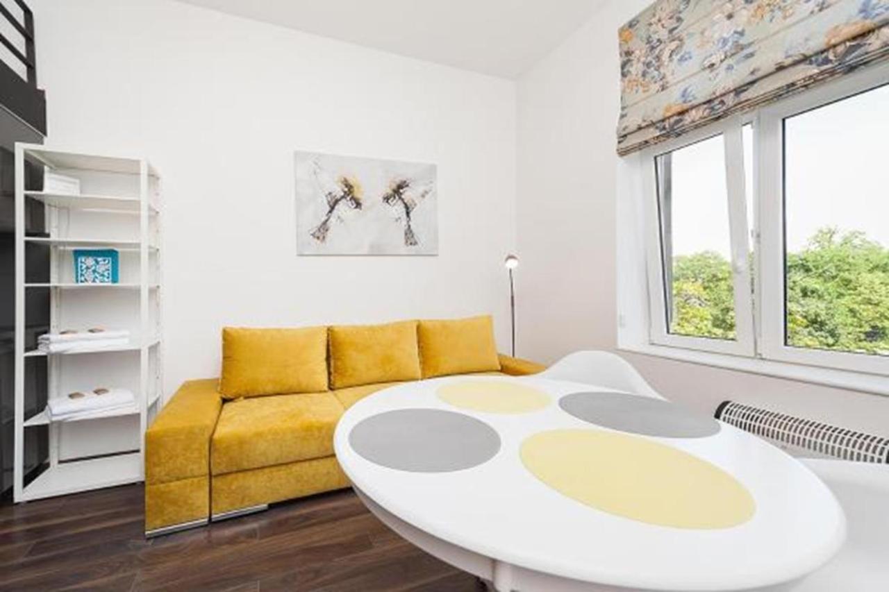 2 Nights Apartments - Great Location, Right Next To Main Rail And Bus Station, 10 Min To Main Square By Foot Aparthotel 3*