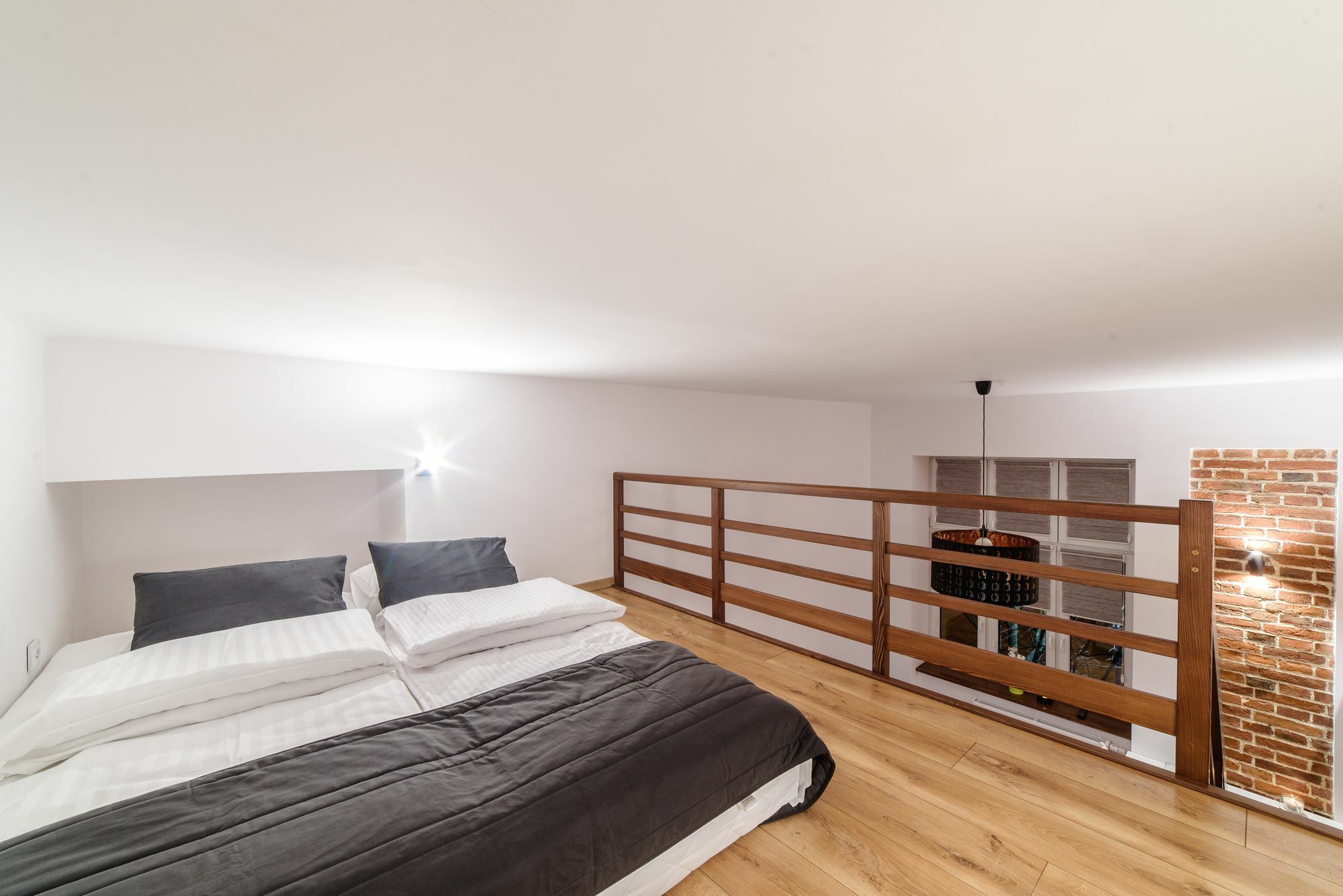 2 Nights Apartments - Great Location, Right Next To Main Rail And Bus Station, 10 Min To Main Square By Foot Aparthotel 3*